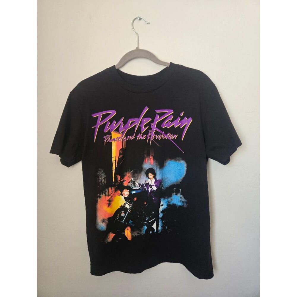Vintage Prince & Revolution Purple Rain Graphic T-shirt. See photos for measures